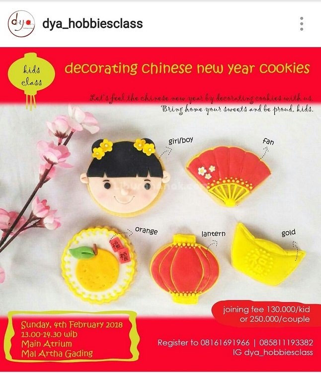 Decorating Chinese New Year Cookies