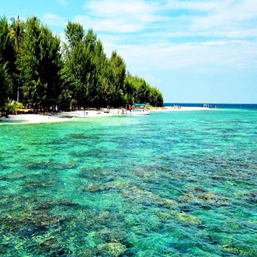 Pantai Amai 